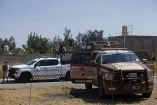 Al proceder a su aseguramiento, se ubicó un centro de acopio con una cisterna clandestina, la que contenía el combustible; además, fueron asegurados un vehículo de carga.