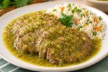 Receta de tortitas de carne deshebrada en salsa verde