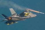 Raytheon calificó al misil SM-6 como un "arma probada en combate" lanzada desde plataformas navales y terrestres.