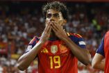 Lamine Yamal celebra gol con España en la Nations League.