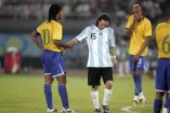 Ronaldinho y Messi también fueron rivales en los Juegos Olímpicos de Beijing 2008.