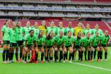 Foto grupal del conjunto FC Juárez Femenil antes de su partido contra Chivas Femenil.
