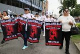 CUERNAVACA, MORELOS, 08OCTUBRE2026.- Miembros de la sección XIX del Sindicato de Trabajadores del Seguro Social marcharon desde la clínica número 1 del IMSS hasta las instalaciones del sindicato para exigir mejoras salariales, un diálogo entre la base trabajadora y los líderes sindicales; además de exponer que trabajan con pocos insumos medicos. FOTO: MARGARITO PÉREZ RETANA/CUARTOSCURO.COM