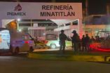 Un vigilante de Pemex murió y otro resultó herido tras un ataque armado en la Puerta Norte de la refinería General Lázaro Cárdenas.