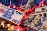 Billetes de pesos mexicanos y dólares estadounidenses ilustran la depreciación del peso ante las expectativas de un aumento de tasas de interés de la Reserva Federal.