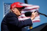 Durante un mitin en Arizona, el mandatario estadunidense, Donald Trump, volvió a elogiar a la presidenta Claudia Sheinbaum, de quien resaltó “tiene la voz más hermosa”.