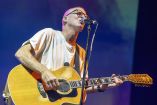 Travis arma una fiesta noventera en CDMX y anuncia nuevo disco