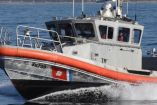 Equipos aéreos y marítimos de la Guardia Costera de Estados Unidos desplegó un operativo de búsqueda y rescate en el mar de Baja California.