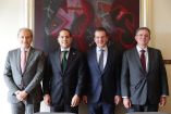 El presidente de la Cámara de Diputados, Raúl Bolaños-Cacho Cué, se reunió con directivos de la ABM para dialogar sobre la Ley de Economía Digital y crédito a pymes.