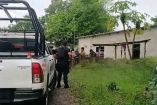 Para hacer frente a la falta de energía y mantener operativos los aparatos del hogar, la familia encendió un generador de luz a gasolina y lo colocó dentro del inmueble.