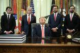 Durante la primera presidencia de Trump (2017-2021), el baile de portavoces y altos funcionarios fue constante.