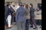 El legislador priista Carlos Eduardo Gutiérrez Mancilla persiguió e insultó a Jorge Álvarez Máynez en la explanada de la Cámara.