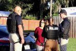 La alcaldesa de Kissimmee, Jackie Espinosa, fue arrestada en Florida mientras enfrenta una investigación por presunto fraude organizado y conflicto de intereses.