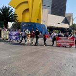 Vagoneros débiles visuales bloquean Reforma e Insurgentes