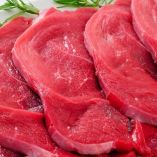 pedazos de carne de res