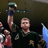 'Canelo' Álvarez peleará por segunda vez en Arabia Saudita.