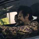 Rodrigo Flores Ramírez, jefe de la Policía de Atlatlahucan, fue grabado conduciendo una patrulla oficial acompañado de una mujer en Cuautla, Morelos, lo que generó controversia en redes sociales.