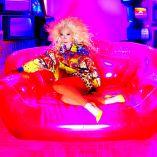 Lo retro está de moda. Jovencitas importantes de la nueva ola como Tini, que es argentina, dijo públicamente que iba a cantar canciones de los 80, lo mismo la sobrina de Diego Torres.”Yuri, cantante. 219.2 millones de plays en Spotify tiene Maldita primavera.