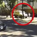 El percance vial se registró en las inmediaciones de la zona comercial de Coapa, dejando como saldo a un trabajador de la vía pública lesionado.