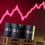 La Agencia Internacional de la Energía anunció liberar reservas estratégicas.