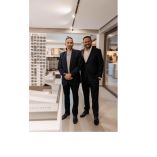 En este contexto, Solís Palma y Cánovas Román se encuentran vinculados al entorno profesional asociado a las iniciativas impulsadas por el grupo.