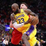 LeBron James es a los 41 años el líder de los Lakers en la postemporada ante la ausencia por lesión de Luka Doncic.