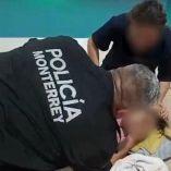 policías