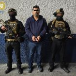 La captura de Alfonso "N" se concretó en el Aeropuerto Internacional de la Ciudad de México, luego de haber sido detenido en Colombia