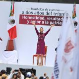 “Los convoco a partir de la próxima semana vayamos a las plazas públicas a realizar asambleas informativas, repartir volantes y periódicos e informar al pueblo”, mencionó.