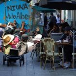 Alertaron que el bloqueo afecta a cocineros, meseros, garroteros, repartidores, personal de limpieza, trabajadores administrativos, entre otros