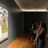 "Las dos Fridas" (1939), de la pintora mexicana Frida Kahlo, se exhibe en un lugar protagónico.