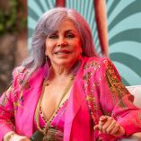 Verónica Castro fue coronada por la comunidad LGBT+