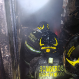 En la alcaldía Iztacalco una persona perdió la vida tras un incendio en un domicilio y en Venustiano Carranza lograron rescatar con vida a un hombre que quedó atorado.
