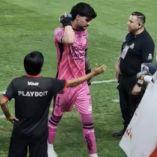 Luis Jiménez portero del Necaxa realizó un gesto ofensivo a la afición delos Rayos