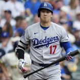 Shohei Ohtani apenas ha conectado tres imparables en la postemporada; pese a su mal momento, se mantendrá como el bateador designado de Dodgers.
