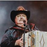 Reportan hospitalización de Ramón Ayala.