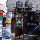 El reto: una cubeta con agua al día, por persona, durante corte en CDMX