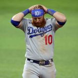 Justin Turner fue notificado de su positivo por covid-19 en plena Serie Mundial. (Reuters)