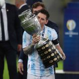 Lionel Messi celebró a sus compañeros en el campeonato de la Copa América. (Reuters)