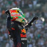 Sergio 'Checo' Pérez fue ovacionado tras finalizar en tercer lugar en el GP de México de la F1 (AP)