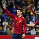 Álvaro Morata marcó un doblete que encaminó la goleada de España. (Reuters)