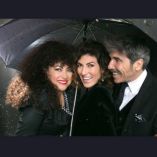 Amanda, Ana Victoria y Diego, cantando 