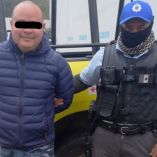 No alcanzan ofertas del Buen Fin y golpea a su pareja afuera de plaza comercial