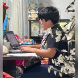 El niño cantó con todo su corazón. Foto: TikTok @danbtzg