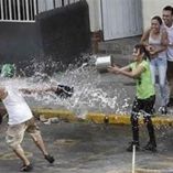 Serán sancionados con más de 10 mil pesos o arresto de hasta 26 horas, a quienes desperdicien el liquido durante el próximo sábado de Gloria.