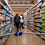 personas en Supermercado