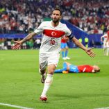 Hakan Calhanoglu celebró su gol con Turquía en la Eurocopa 2024