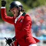 Andrés Azcárraga celebrando