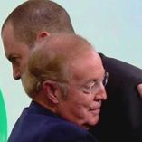 José Ramón Fernández abrazando a André Marín.