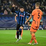Raoul Bellanova corriendo a celebrar su gol.